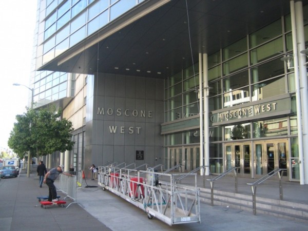 Otra vista de los exteriores del Moscone Center WWDC 2012