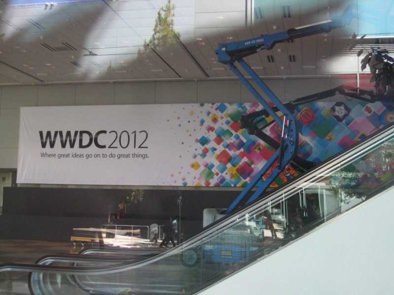 Escalera Moscone Center WWDC 2012
